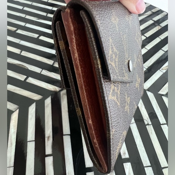 Louis Vuitton Vintage 1989 Elise Monogram Leather Canvas Wallet - Picture 5 of 16
